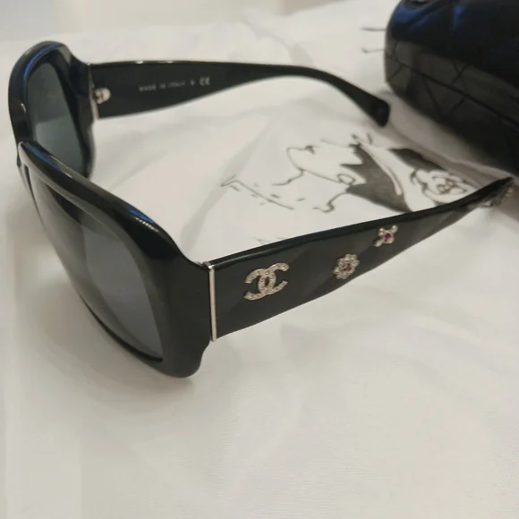 Authentic Chanel crystal sunglasses. - Picture 12 of 16